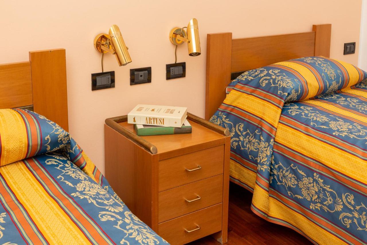 Albergo Sacro Monte วาเรเซ ภายนอก รูปภาพ