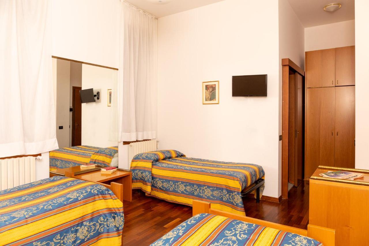 Albergo Sacro Monte วาเรเซ ภายนอก รูปภาพ