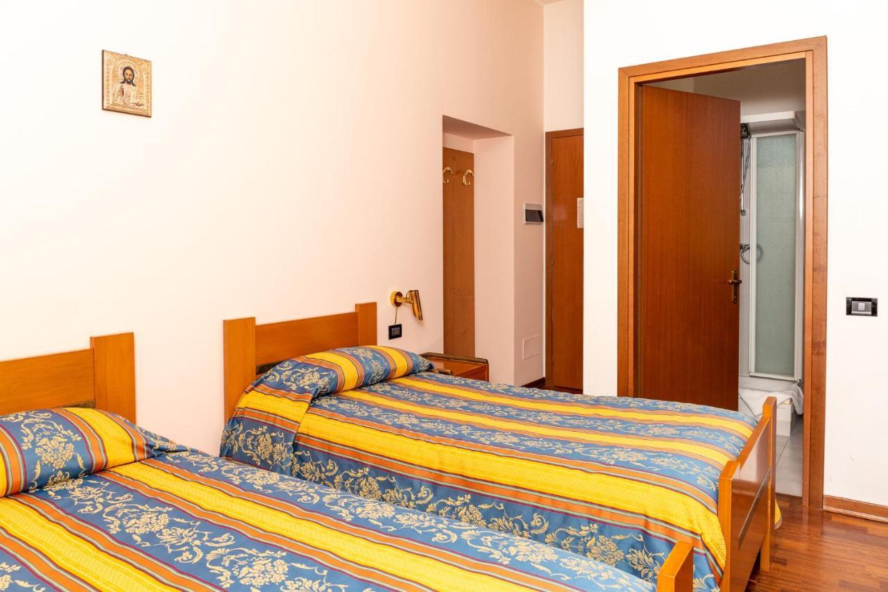 Albergo Sacro Monte วาเรเซ ภายนอก รูปภาพ